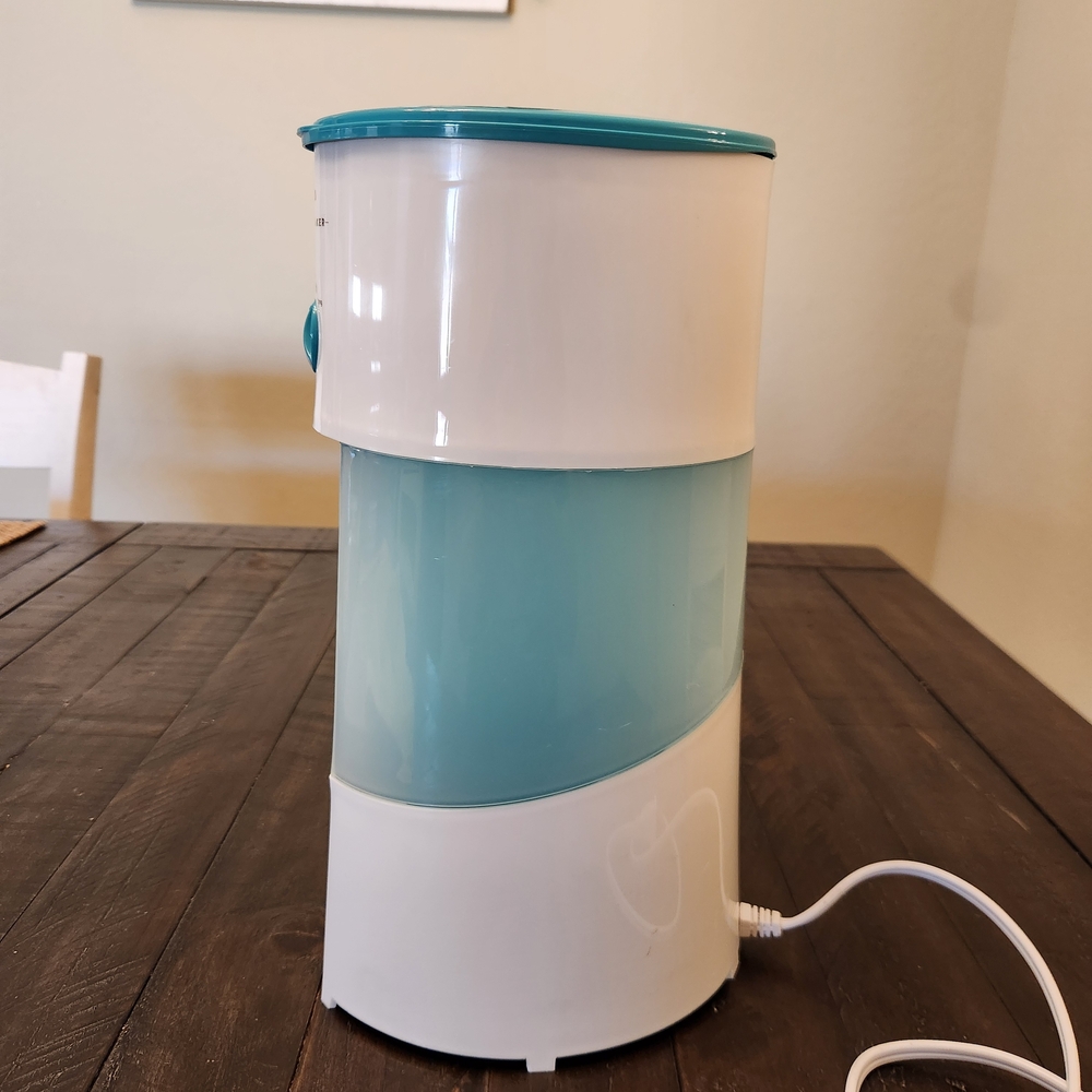 Mr. Coffee Iced Tea Maker - White and Blue - Picture 4 of 6